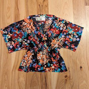 BOMBOM Flowy Floral Tunic Top V-Neck Short Sleeve Multicolor Small, NWT
